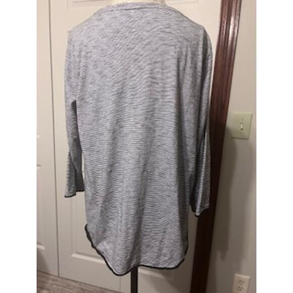 Talbots Woman Black and White Striped Tunic with Crochet Trim Plus Size 1X - Picture 4 of 7